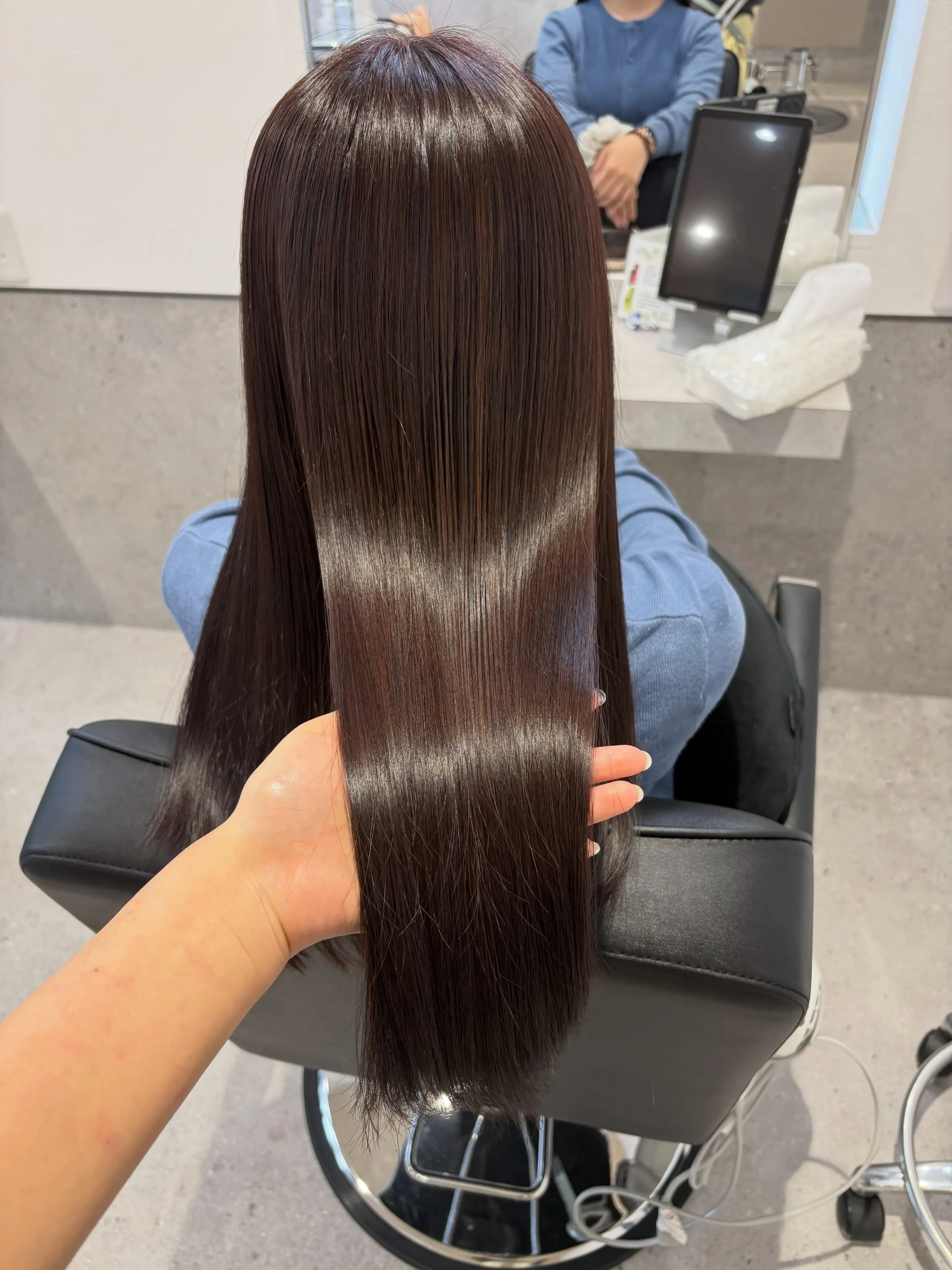 カラーするたび、なめらかな手触りへ✨